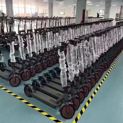 Electronic 350W Scooter elétrico dobrável 8,5 polegadas fora de estrada Pneus largos 30km alcance por carga Bateria de lítio potente