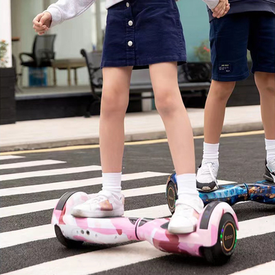 Scooter elétrico unisex 9 polegadas 8 rodas Lamborghini Hoverboard com alcance de controle de aplicativo móvel por carga 5-10KM