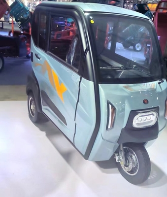 Triciclo elétrico semicerrado com motor de 1000 W com quilometragem e benefício de condução ≥ 90 km