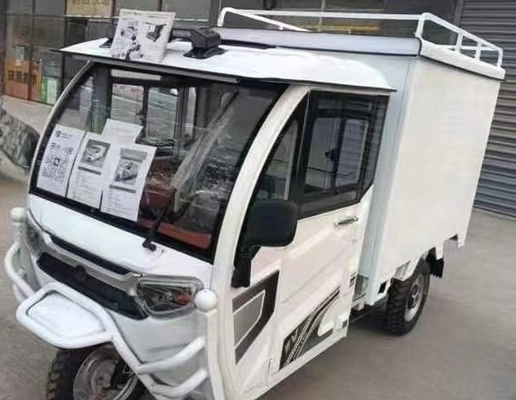 Espaçoso triciclo elétrico de 1000W para transporte de passageiros confortável e conveniente