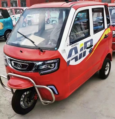 Motocicleta elétrica de três rodas com carroceria fechada e tensão de 60V Alimentada por bateria de lítio