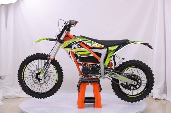 Experimente a emoção das corridas off-road com a nossa moto elétrica motorizada.