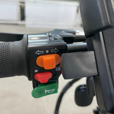 Bicicleta elétrica dobrável 350W Scooting Carro de bateria com estrutura de liga de alumínio e capacidade de bateria de 11Ah