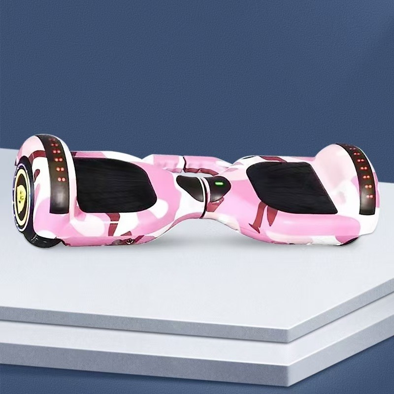 Aparência Hoverboard Elétrico de Cromo Patenteado para Meninas 5 a 10 km de alcance por carga